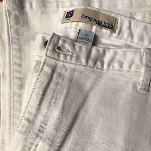 WHITE JEANS 👖 SIZE 20